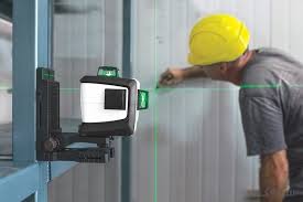 آموزش قدم به قدم کار با تراز لیزری در نصب کابینت